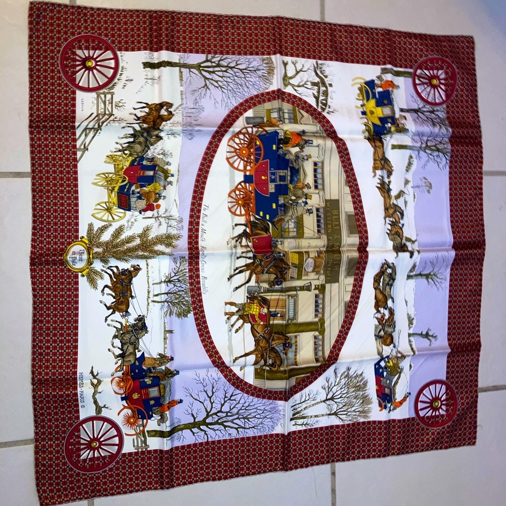 24 HOUR SALE L’Hiver en Poste Hermès Silk Scarf